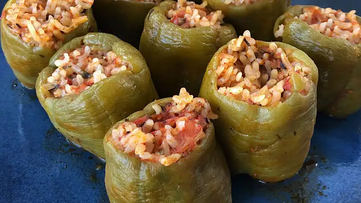 Zeytinyağlı biber dolmasına ne kadar su eklenmeli? 42 yıllık esnaf lokantası tam ölçüsünü verdi! 