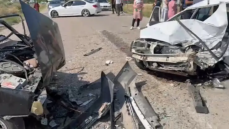 Zincirleme trafik kazasında 10 kişi yaralandı