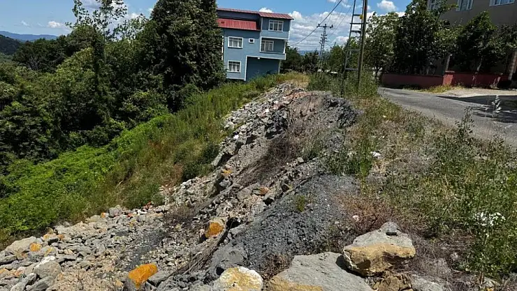 Zonguldak'ta 20 köyün bağlantı yolunda yeni toprak kayması tehlikesi