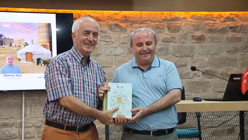 Ahmet Kuş, Türkistan'ın zengin mirasını Konya'da anlattı