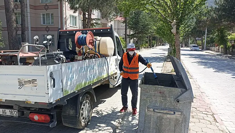 Akşehir Belediyesi ilaçlama faaliyetlerine başladı