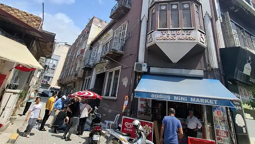Çayını yudumlarken başına beton yağdı!