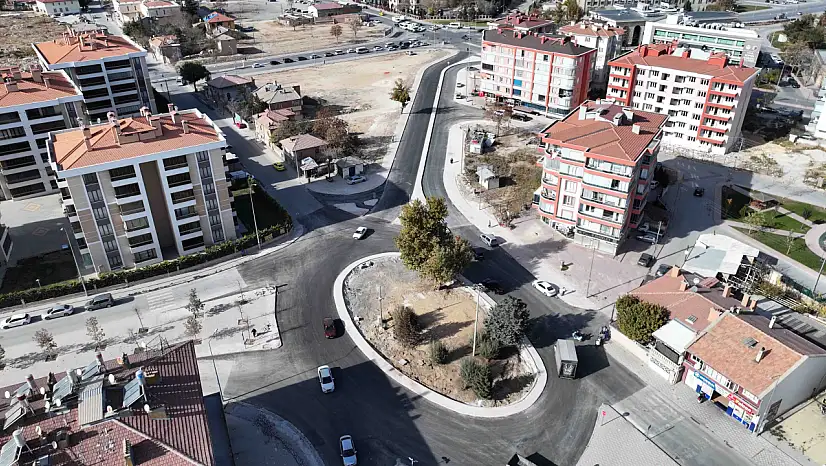 Karatay'da üç mahallede yollar baştan aşağı yenileniyor