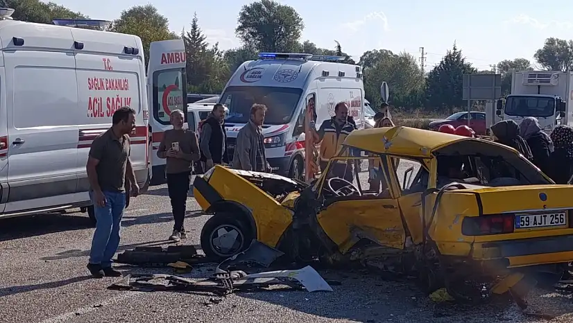 Konya'da korkunç kaza: Otomobil ile hafif ticari araç çarpıştı: 3 ölü, 1 yaralı