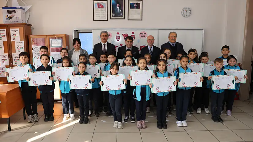 Konya'da öğrenciler karne sevinci yaşadı