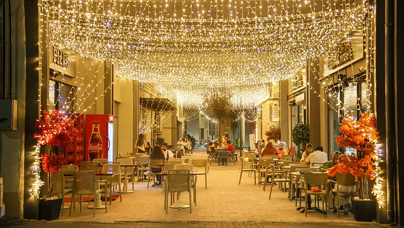 Konya'nın o noktası renkli ışıklarla yeni fotoğraf durağına dönüştü
