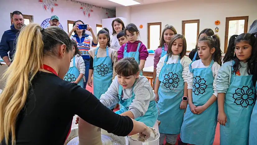 Konya Selçuklu Belediyesi'nde uluslararası öğrenciler sanat deneyimi yaşadı