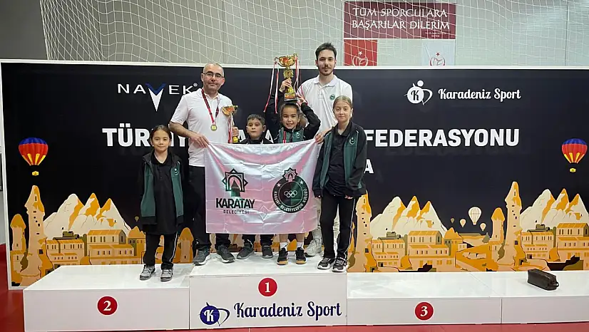 Konya'ya çifte gurur! Karatay'ın minik raketleri Türkiye Şampiyonu
