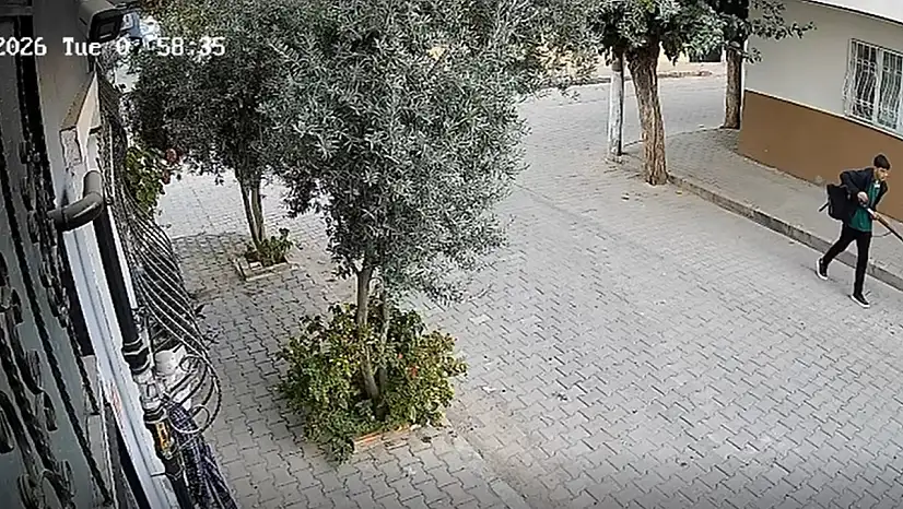 Manisa'da lise önünde silahlı saldırı: 11 öğrenci yaralı