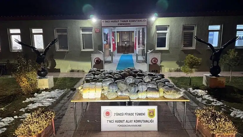 Mehmetçik hudutta zehir tacirlerine geçit vermedi!