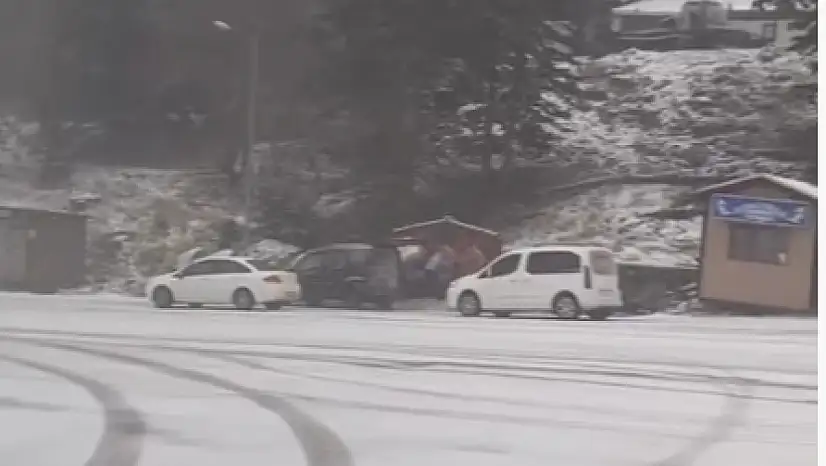 Meteoroloji'nin uyarısından sonra kar yağışı etkili oldu!