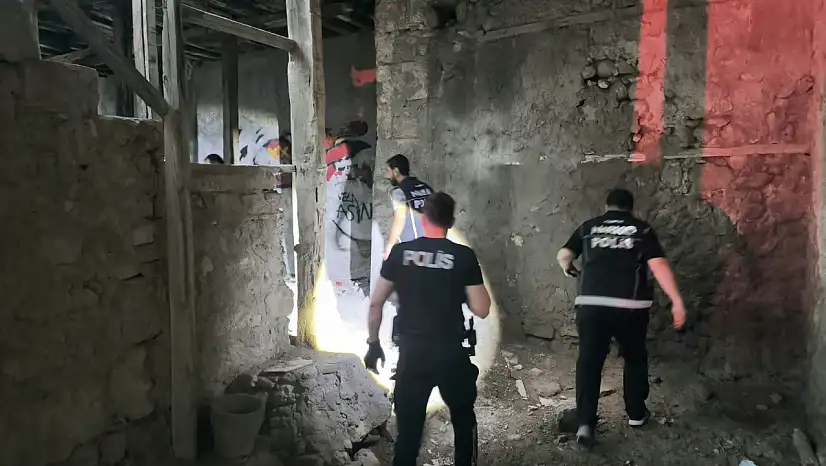 Park ve sokaklarda 'Güven' mesaisi: Yüzlerce sorgudan terör şüphelisi çıktı!