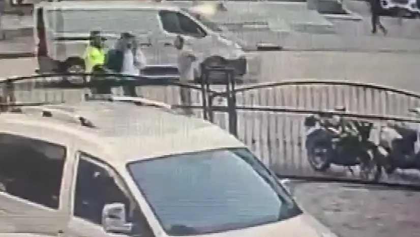 Sokak ortasında havaya ateş açan maganda polis tarafından yakalandı