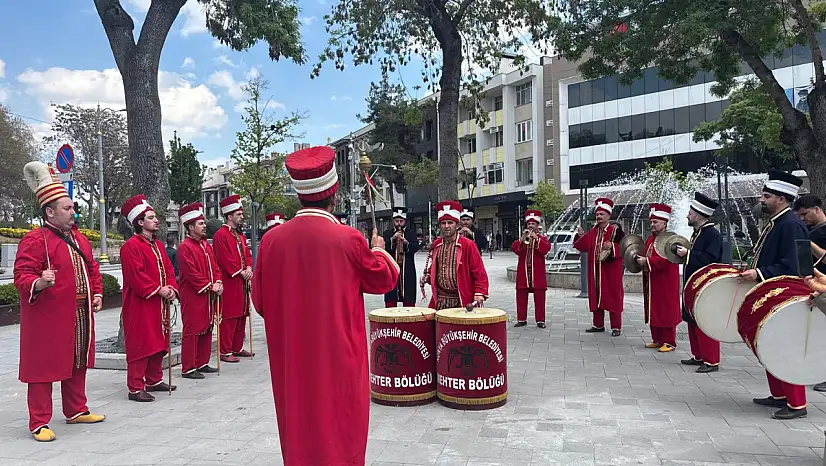 Türkiye tartışıyor, Konya yaşatıyor: Cevap meydanlardan geldi!