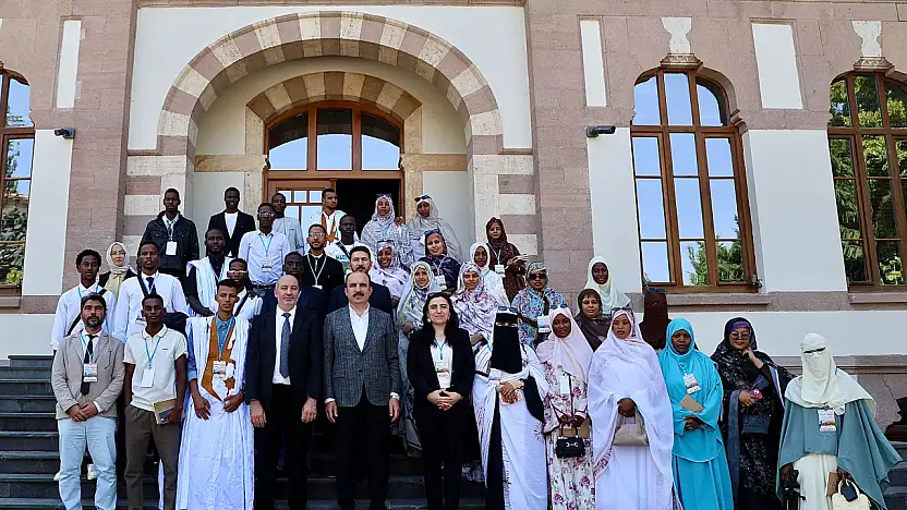 Başkan Altay, Türkçeye gönül veren Moritanyalı gençleri ağırladı