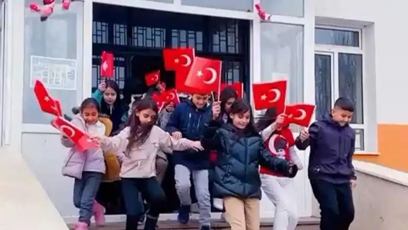Konya'nın vefalı evlatları bayrağına sahip çıktı
