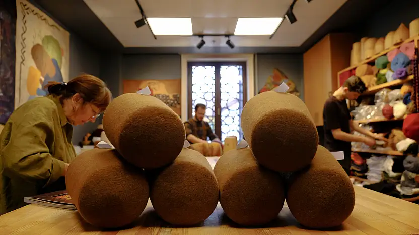 Mevlana Haftası'nda Konya'da keçe mesaisi: Eskiden zanaattı, şimdi sanat