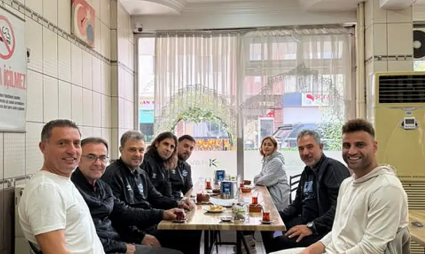 Adana Demirspor kafilesine Konya'da anlamlı jest