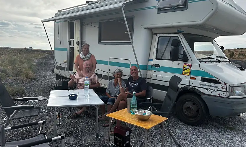 Alman turistlerin Konya durağı: Meke Gölü ve Acıgöl'de kamp yaptılar