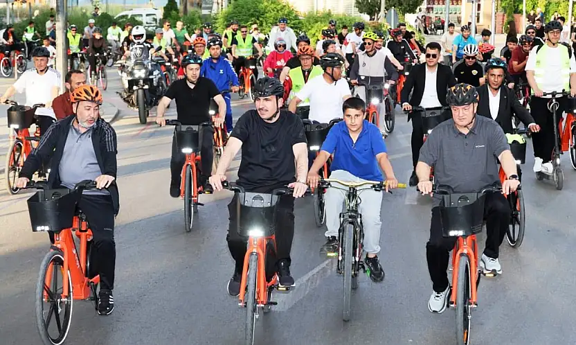 Avrupa bisiklet başkenti Konya'da binlerce bisikletsever pedal çevirdi