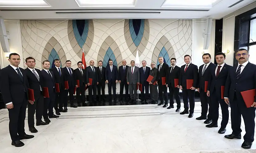 Bakan Çiftçi'nin ödüllendirdiği 17 isim arasında Konya'dan da bir isim var