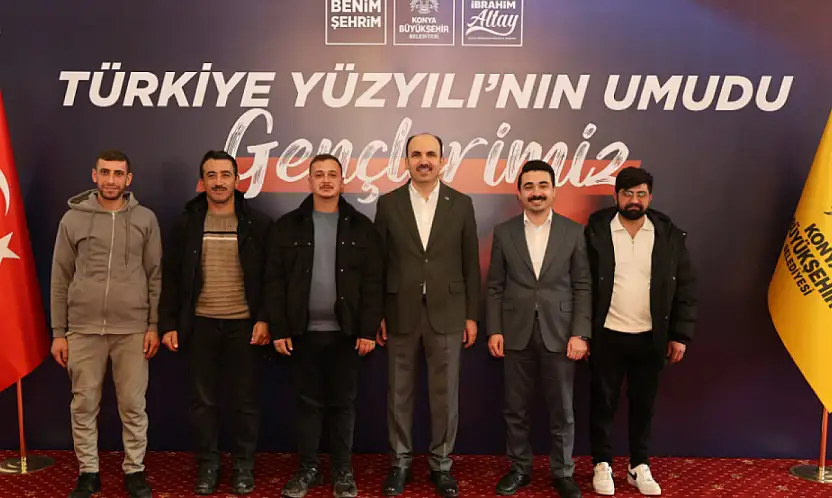 Başkan Altay: 'Gençler için güçlü Türkiye hedefiyle ilçelerde daha aktif olacağız'
