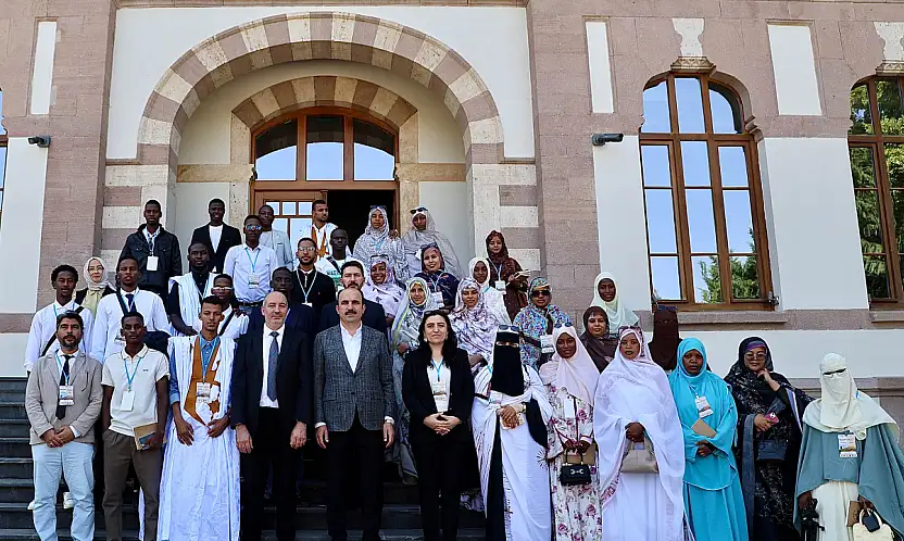 Başkan Altay, Türkçeye gönül veren Moritanyalı gençleri ağırladı