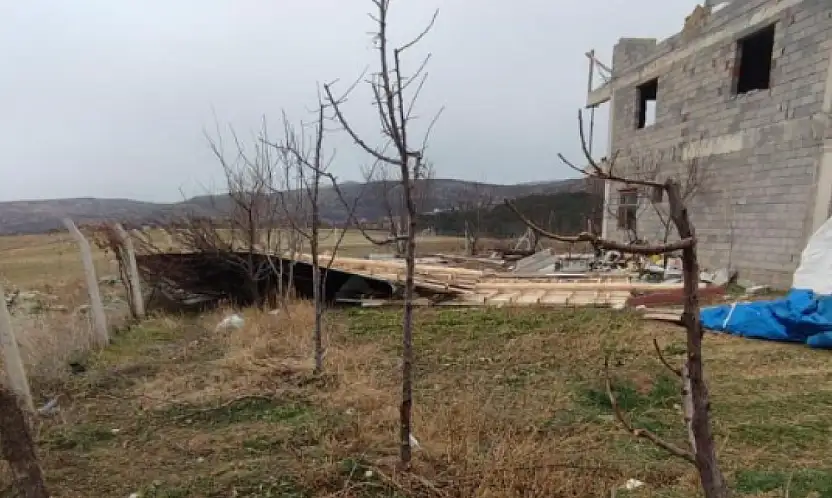 Bozkır'da şiddetli fırtına hayatı olumsuz etkiledi!