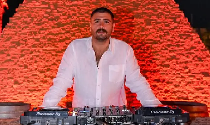 Fırat enuştekin kimdir? Fırat Enuştekin nereli? Fırat Enuştekin nerenin sahibi?