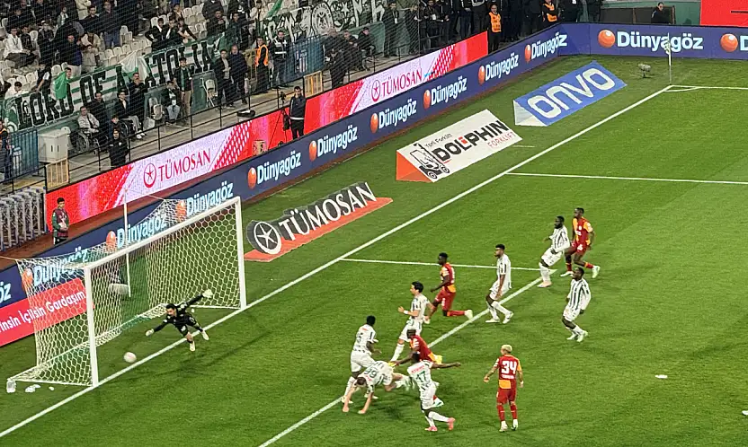 Galatasaray, Konya'da farkı 2'ye çıkardı!