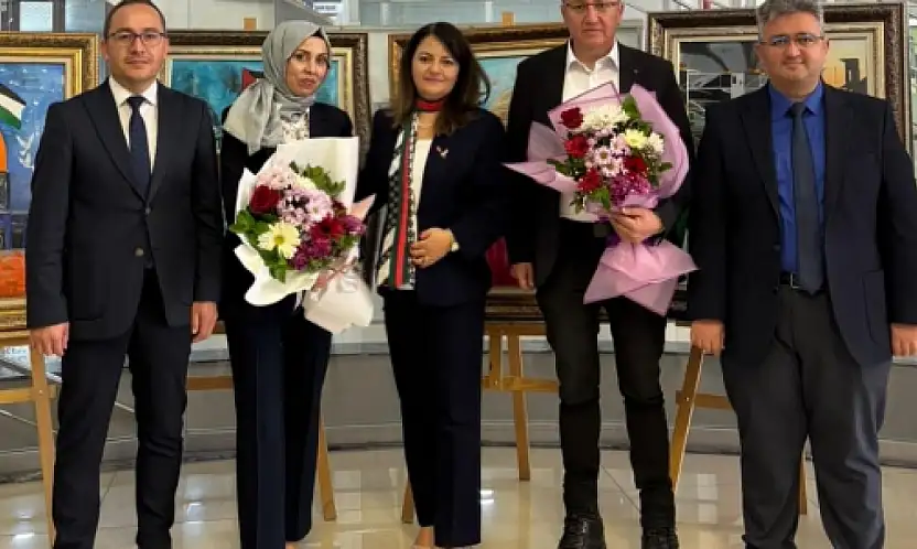 Gazze'den gelen çocukların umut dolu resimleri Konya'da sergilendi