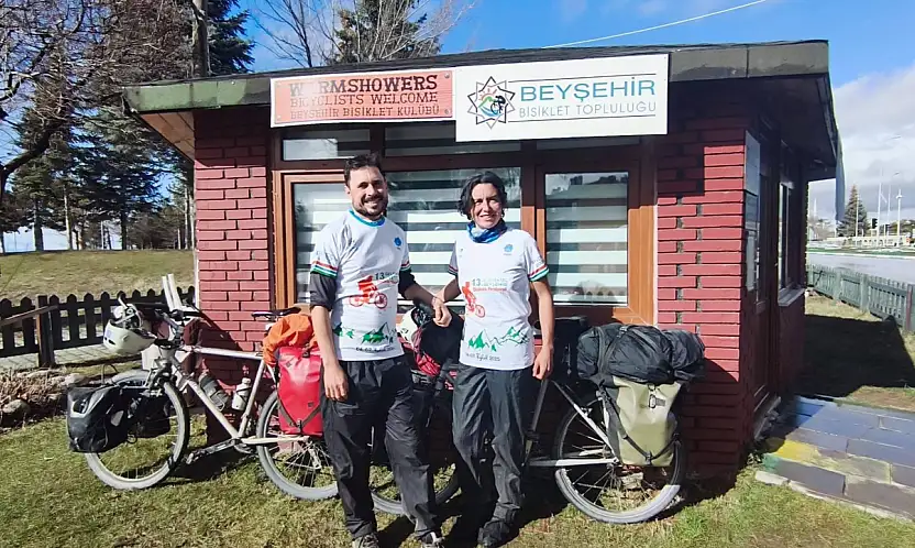 İki teker üstünde iki yıl: Fransız çift Konya'da mola verdi
