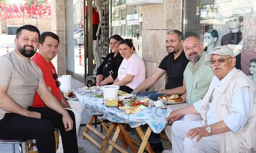 Ilgın Belediye Başkanı Ömer Apil esnafla bir araya geldi
