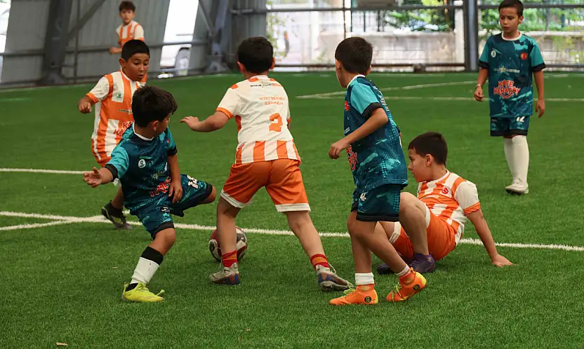 Karatay'da futbol heyecanı başladı