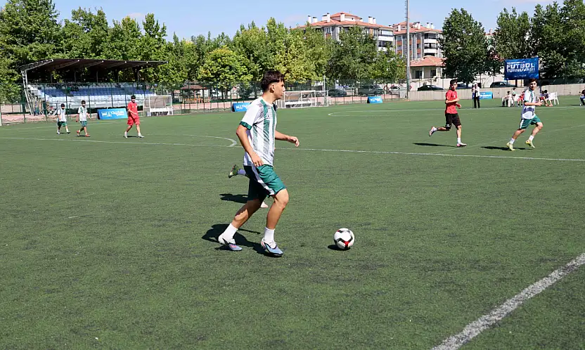 Karatay'da yaz tatili böyle geçiyor! Kur'an kursu öğrencileri kıyasıya yarıştı
