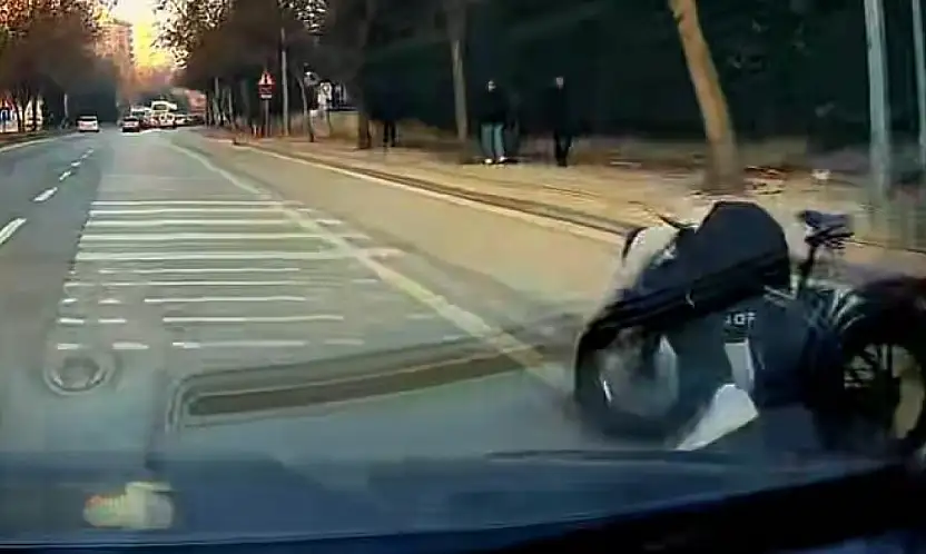 Konya'da yürekleri ağza getiren an: Bisikletli ölümden döndü