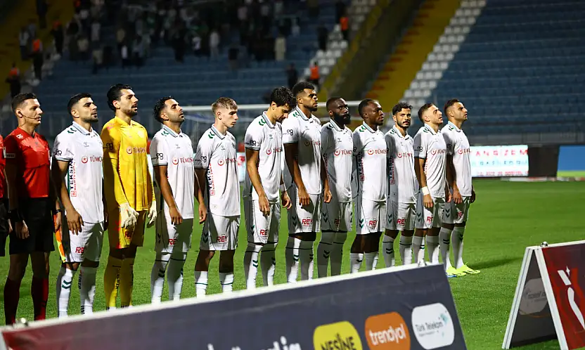 Kasımpaşa Tümosan Konyaspor mücadelesi'nin ilk yarısında gol sesi çıkmadı! Mücadelenin 2. yarısına Kasımpaşa başladı