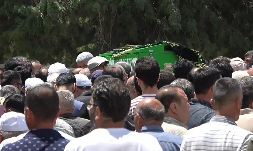 Katliam gibi kazada hayatını kaybedenler Konya'da toprağa veriliyor