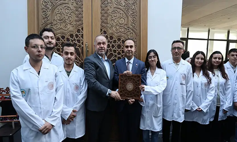 Konya ahşap zanaatı vitrine çıktı: Bakan Kacır projeleri tek tek inceledi