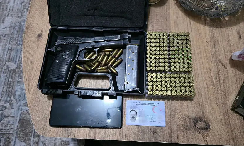 Konya bağlantılı suç örgütüne operasyon: Silahlar ve senetler ele geçirildi