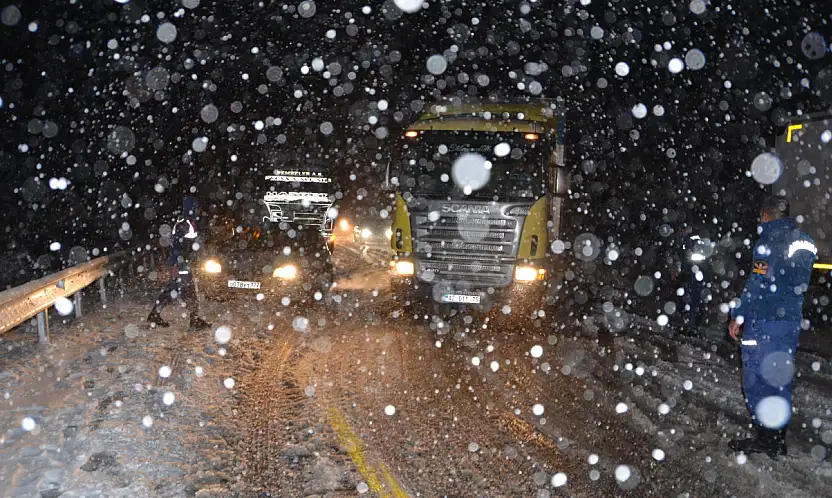 Konya bağlantısında beyaz mesai: Ekipler teyakkuzda