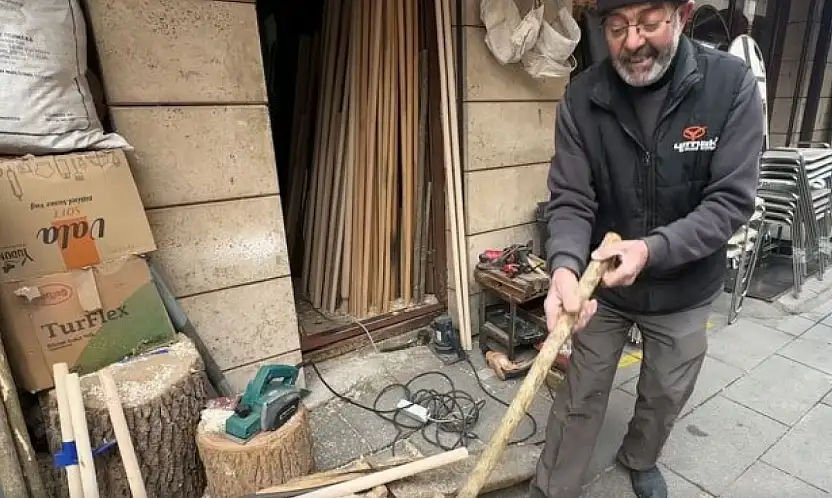 Konya Bedesten'inde yarım asırlık zanaat: Kızılcık ağacına can veriyor