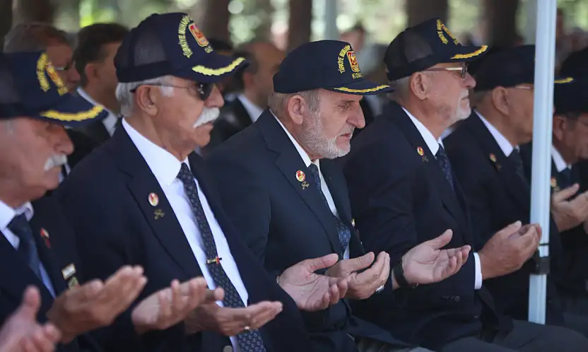 Konya'da 15 Temmuz ruhu şehitlikte başladı