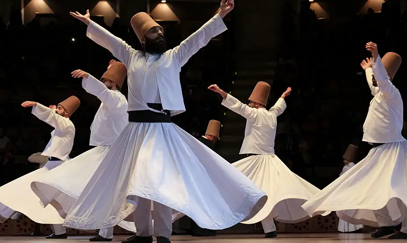 Konya'da 26 yıllık semazen fark etti, terzi oldu: Tennure, zikrin ilk mutfağıdır