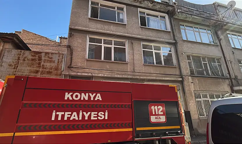 Konya'da 3 katlı apartmanda yangın! 2 kişi hastaneye kaldırıldı