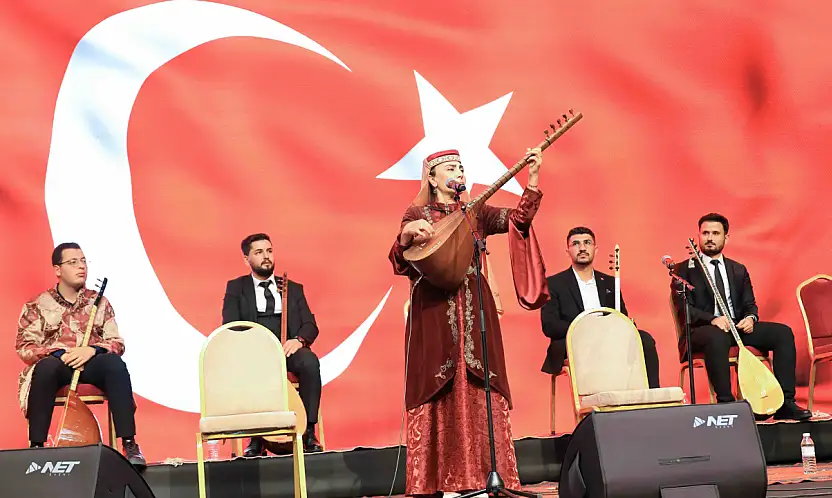 Konya'da 60. Konya Âşıklar Bayramı coşkulu kapanışla tamamlandı