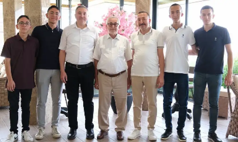 Konya'da ahilik geleneğini yaşatan buluşma: Ustalar ve öğrencileri aynı sofrada buluştu!
