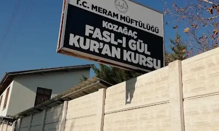 Konya'da anlamlı tören: Hafızların taç giyme heyecanı