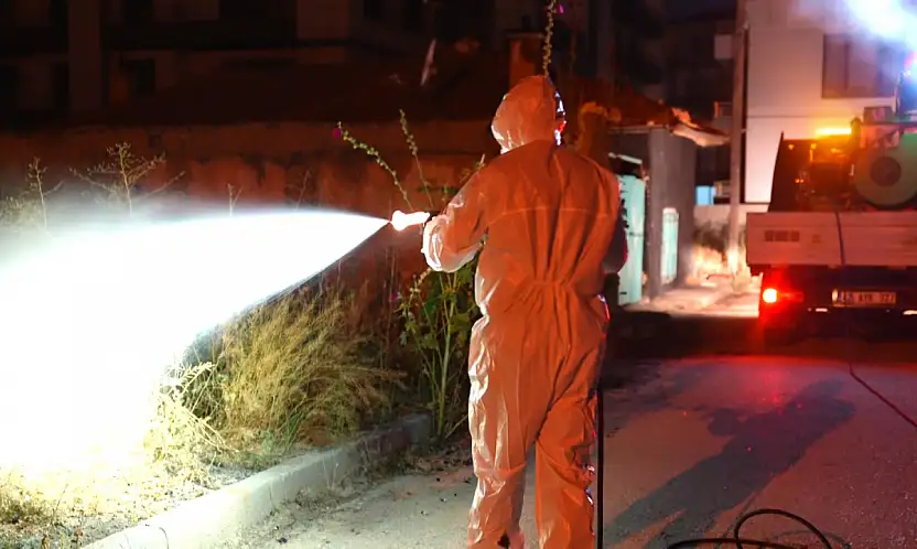 Konya'da arazilerde ortaya çıktı, mahallelere ulaştı! Ekipler havadan müdahaleye başladı