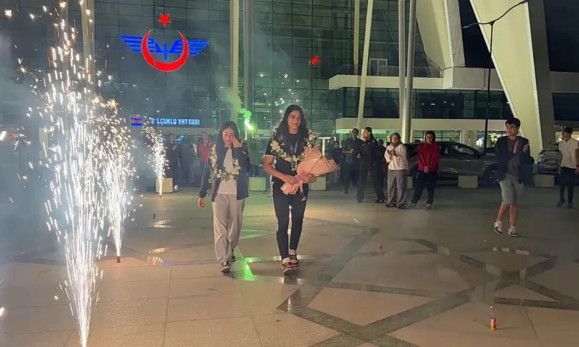 Konya'da Avrupa ikincisi Sinem Oruç'a coşkulu karşılama